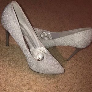 Beautifully Sparkled Heels